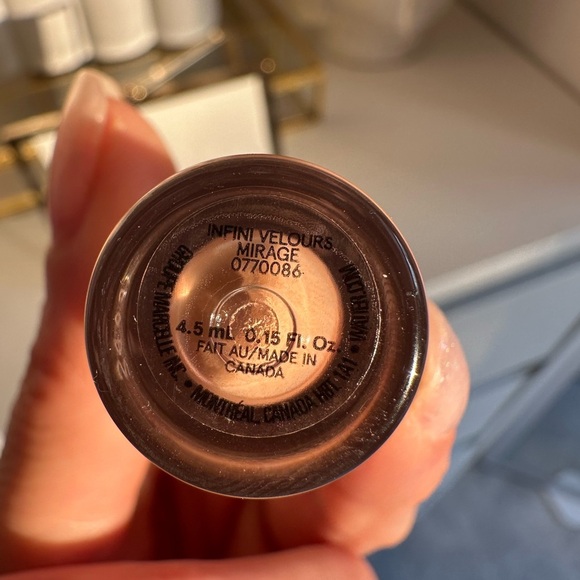 Watier Cream Eye Primer Makeup for a Flawless Finish - Picture 3 of 4